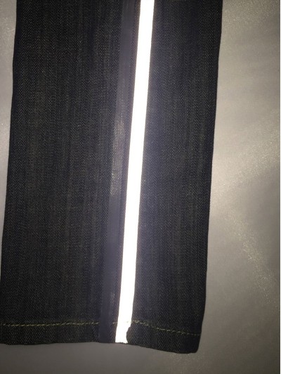 SEML010設計牛仔布款式無縫熱帖  訂做反光效果無縫熱帖款式 高亮熱貼反光膜 熱熔膠  粘合無缝  製作無縫熱帖款式   無縫熱帖制服店 側面照